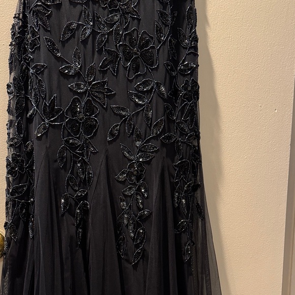 Adrianna Papell Navy Floral Embellished Gown Sz 8 - Picture 3 of 9